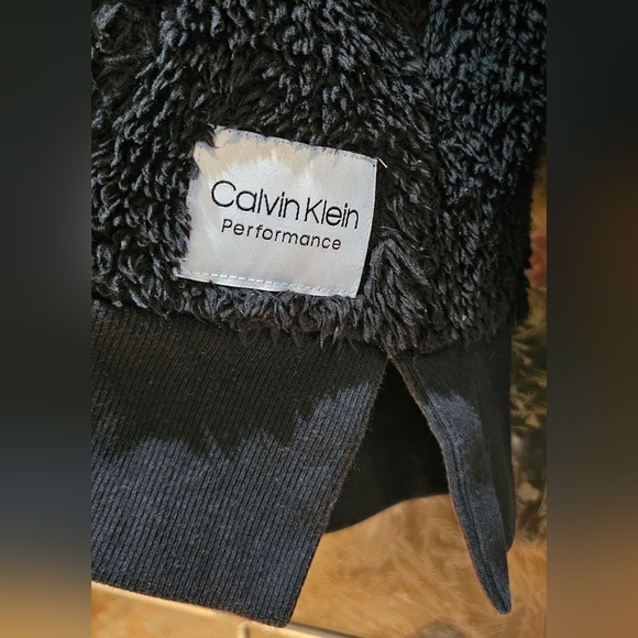 Fluffy Hooded Pullover, Calvin Klein - Picture 5 of 5
